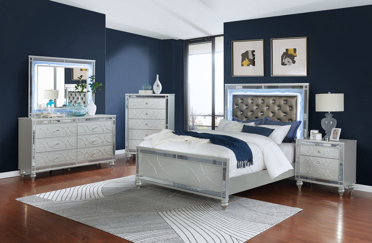 Gunnison 5-piece Queen Bedroom Set Silver Metallic